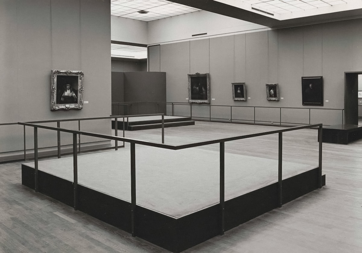 Programmable LED skylight system in Central Hall